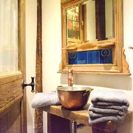 With Hot Tub And Sauna, Cleaning Included Bièvre